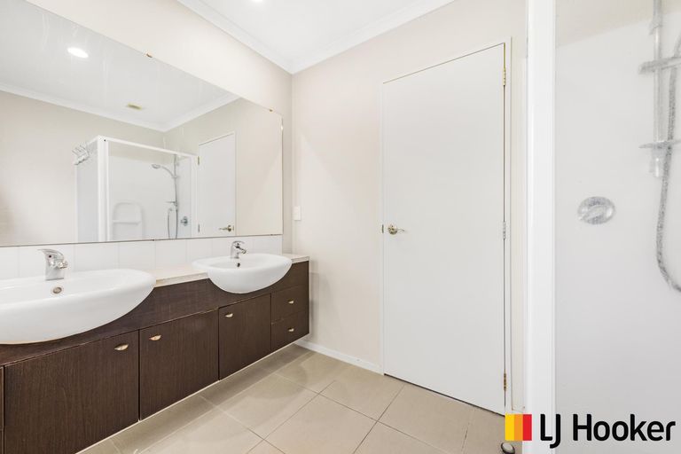 Photo of property in 11 Allerton Place, Wattle Downs, Auckland, 2103