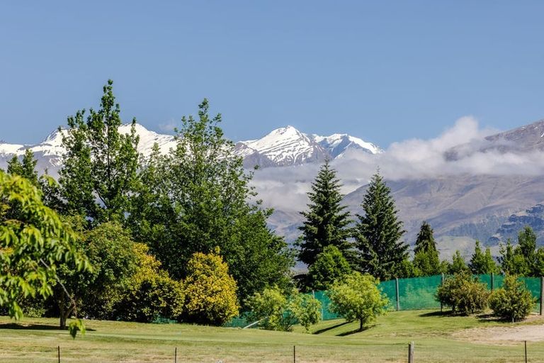 Photo of property in 90 Golf Course Road, Wanaka, 9305