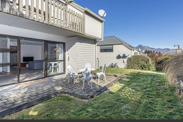 Photo of property in 1/42 Hallenstein Street, Queenstown, 9300