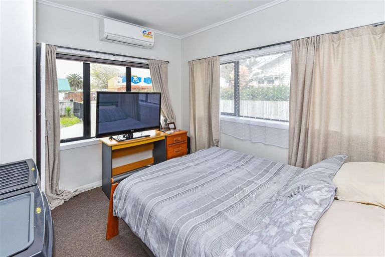 Photo of property in 325 Massey Road, Mangere East, Auckland, 2024