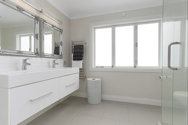 Photo of property in 24 Richmond Avenue, Northcote Point, Auckland, 0627