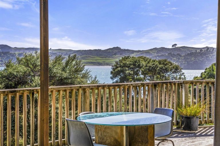 Photo of property in 4 Bay View Road, Raglan, 3225