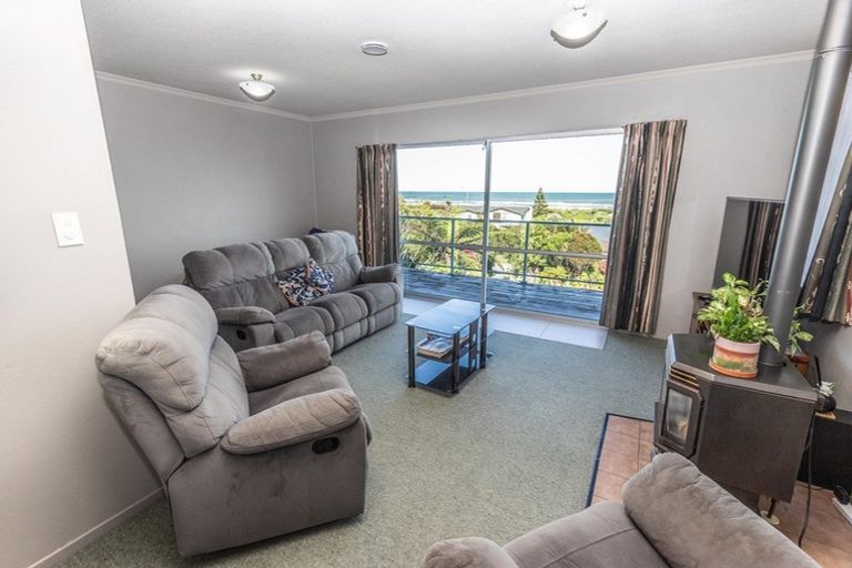 Photo of property in 15 Nolan Crescent, Karoro, Greymouth, 7805