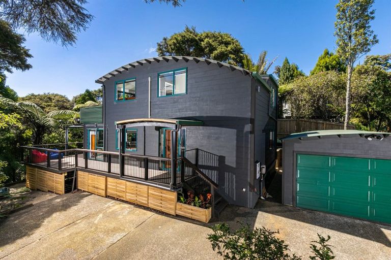 Photo of property in 112 Mountain Road, Henderson Valley, Auckland, 0612