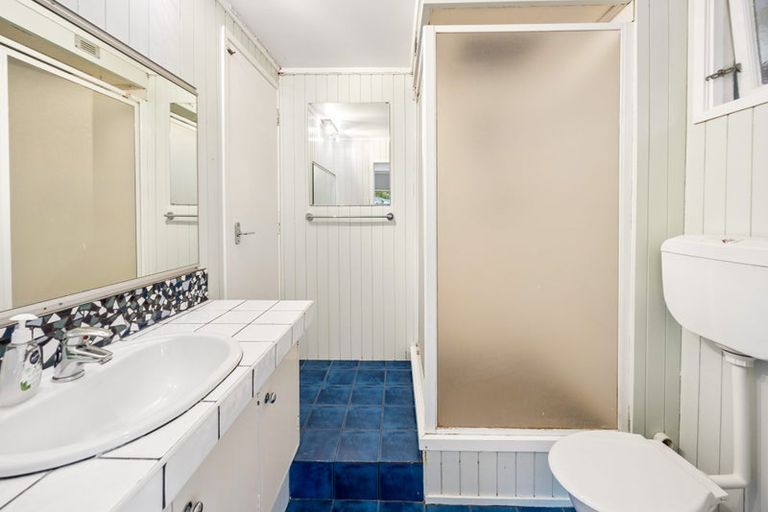 Photo of property in 7 Waima Crescent, Titirangi, Auckland, 0604