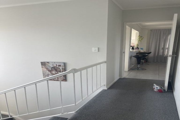 Photo of property in 1/212 Te Atatu Road, Te Atatu South, Auckland, 0610