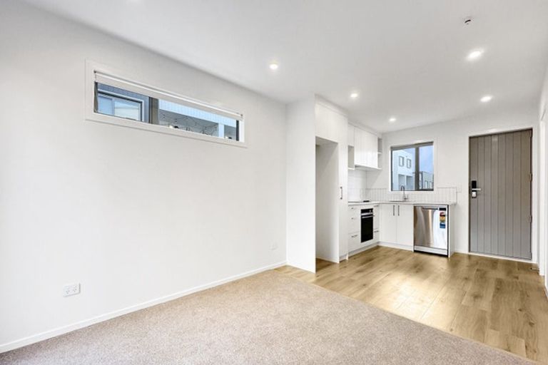 Photo of property in 2 Ngae Place, Mangere East, Auckland, 2024