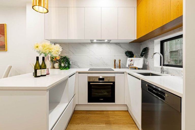 Photo of property in 208e Ti Rakau Drive, Pakuranga Heights, Auckland, 2010