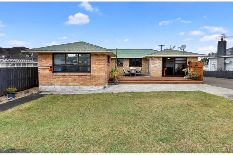 Photo of property in 3 Bowen Street, Manurewa East, Auckland, 2102