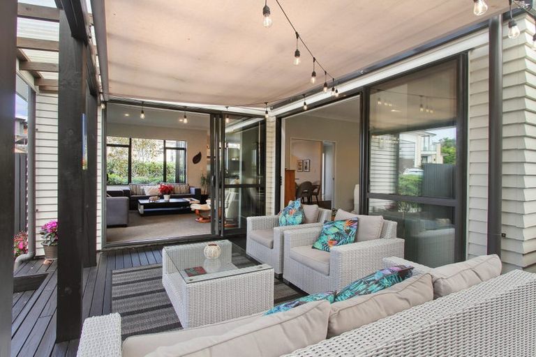 Photo of property in 22 Midhurst Avenue, Henderson, Auckland, 0612