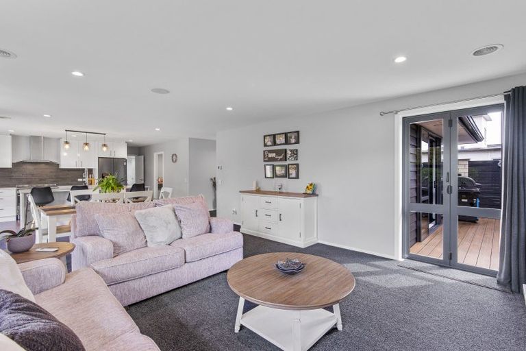 Photo of property in 47 San Priamo Place, Paraparaumu Beach, Paraparaumu, 5032