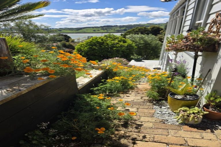 Photo of property in 14 Maning Street, Kohukohu, 0491