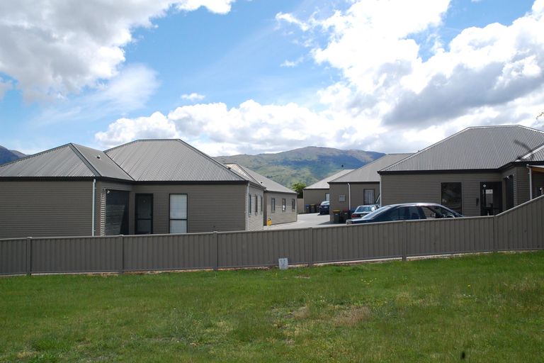 Photo of property in 8b Mckellar Court, Cromwell, 9310
