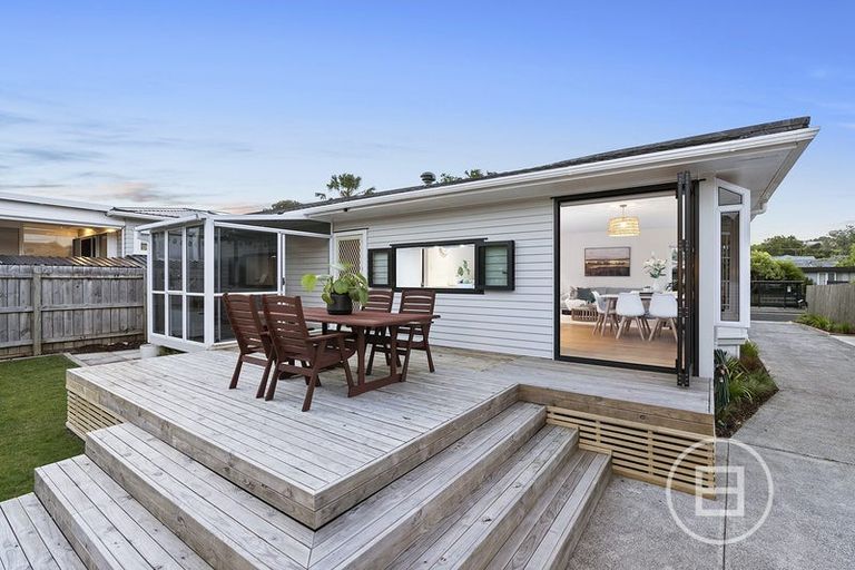 Photo of property in 27 Sylvia Road, Hillcrest, Auckland, 0627