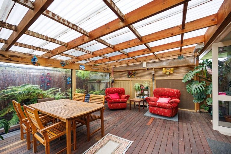 Photo of property in 27 Leander Place, Milson, Palmerston North, 4414