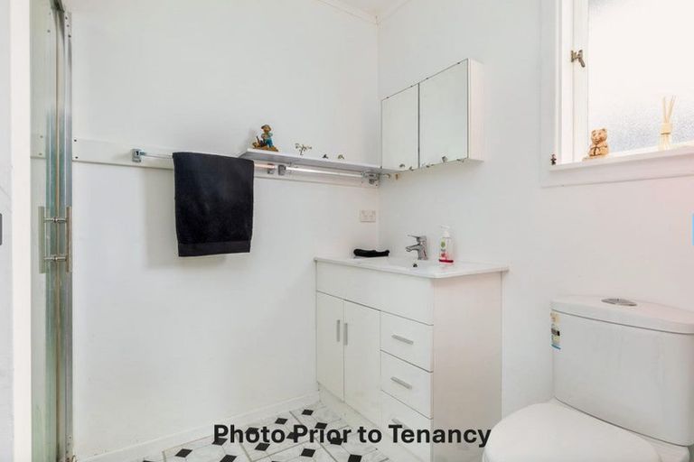 Photo of property in 1 Sarona Avenue, Glen Eden, Auckland, 0602