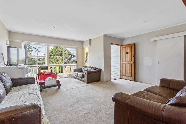 Photo of property in 8 Lympne Lane, Mangere, Auckland, 2022