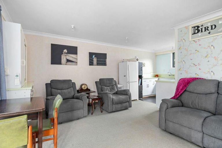 Photo of property in 60 Pinedale Crescent, Riversdale Beach, Masterton, 5872