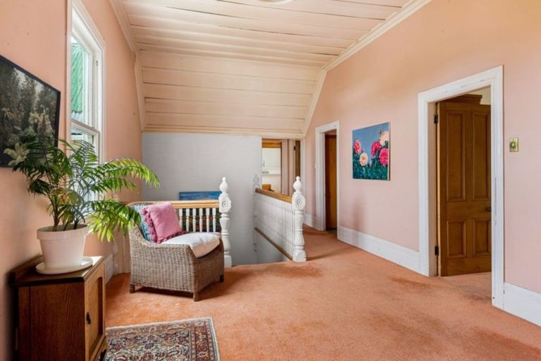 Photo of property in 126 Vauxhall Road, Narrow Neck, Auckland, 0624