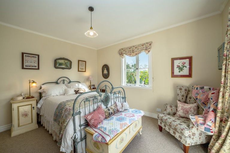 Photo of property in 10 Cotter Street, Greytown, 5712