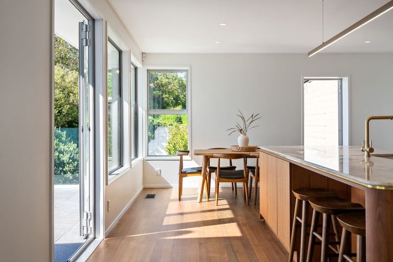 Photo of property in 128 Seatoun Heights Road, Seatoun, Wellington, 6022