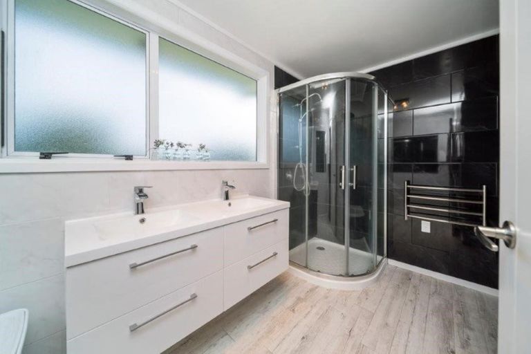 Photo of property in 33 Kamahi Avenue, Hawera, 4610