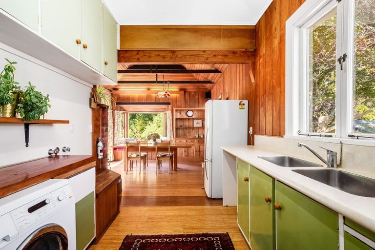 Photo of property in 24 Mahoe Street, Eastbourne, Lower Hutt, 5013