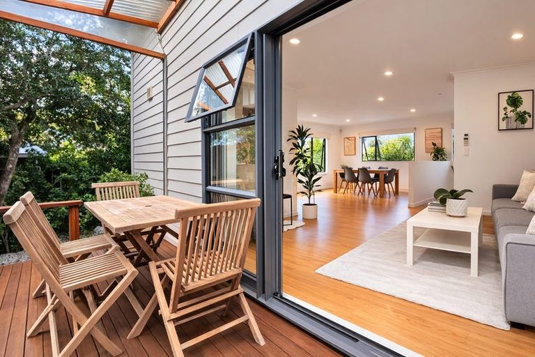 Photo of property in 49a Flaxdale Street, Birkdale, Auckland, 0626