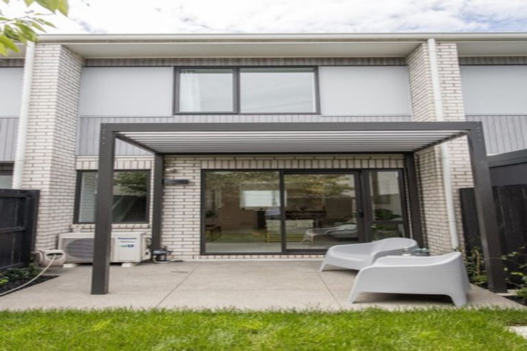 Photo of property in 12b Titoki Street, Te Atatu Peninsula, Auckland, 0610