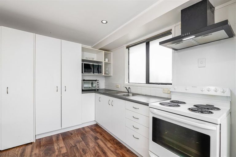 Photo of property in 1/13a Kitewao Street, Northcote, Auckland, 0627