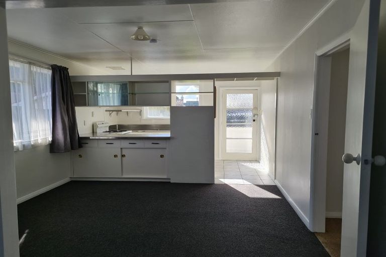 Photo of property in 9 Selby Place, Hokowhitu, Palmerston North, 4410