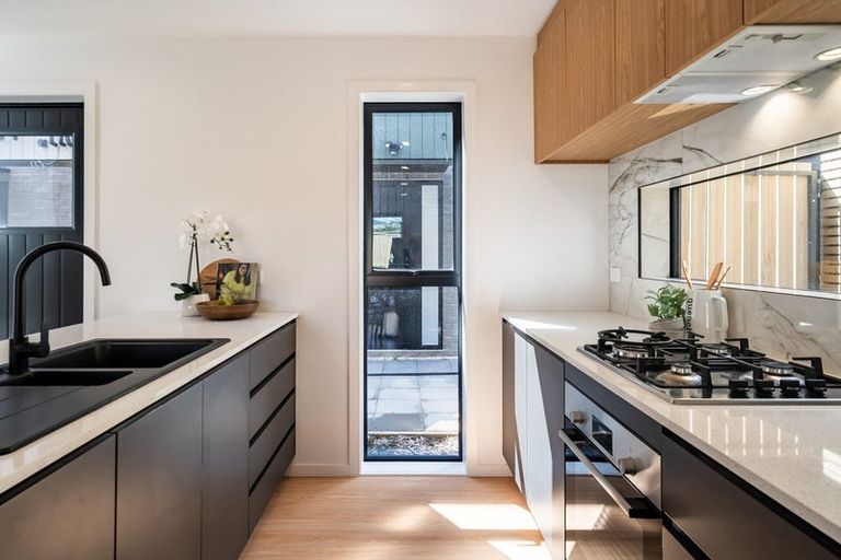 Photo of property in 4/8 Victoria Street, Ebdentown, Upper Hutt, 5018