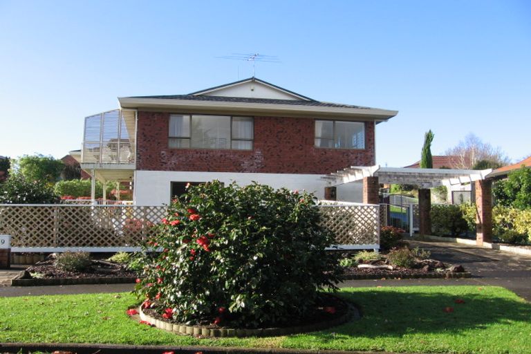 Photo of property in 1/29 Rapallo Place, Farm Cove, Auckland, 2012