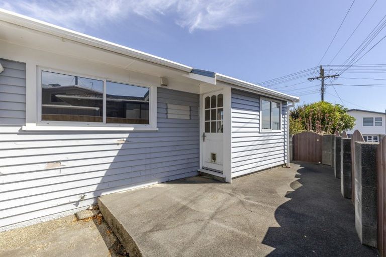 Photo of property in 3 Tay Street, Spotswood, New Plymouth, 4310