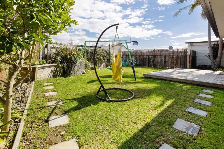 Photo of property in 15a Meadow Drive, Whitianga, 3510