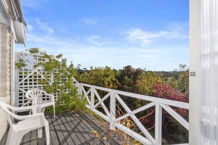 Photo of property in 71 Glencoe Road, Browns Bay, Auckland, 0630