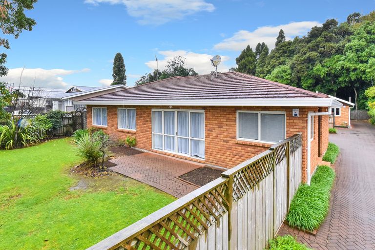 Photo of property in 8a Beach Road, Pahurehure, Papakura, 2113