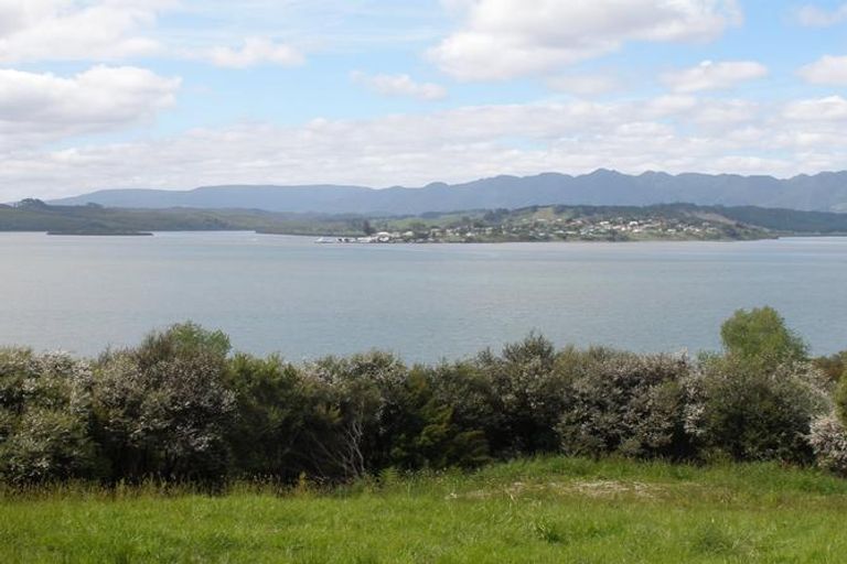 Photo of property in 100 Motukaraka Point Road, Kohukohu, 0491