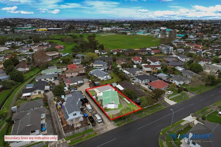 Photo of property in 30 Casuarina Road, Half Moon Bay, Auckland, 2012