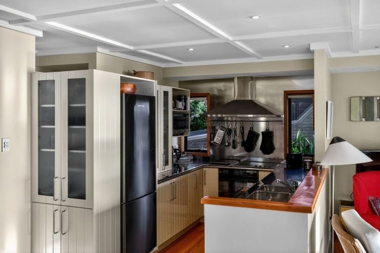 Photo of property in 24 Garden Road, Piha, 0772