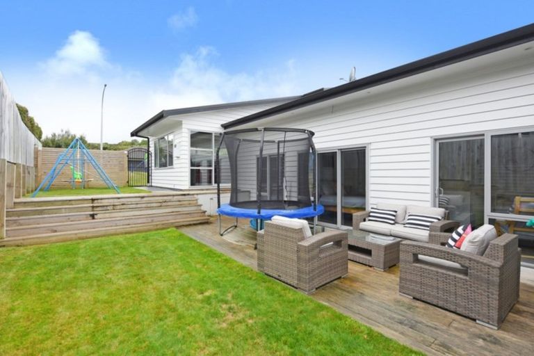Photo of property in 21 Cosgrove Rise, Riverstone Terraces, Upper Hutt, 5018