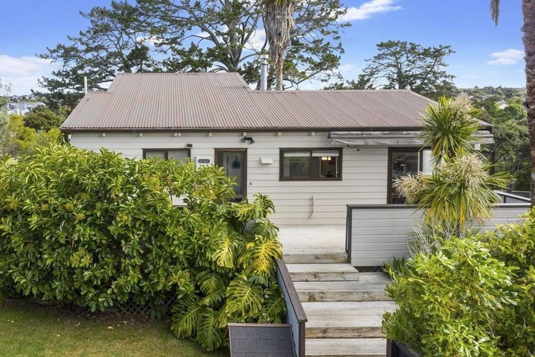 Photo of property in 117 Oreil Avenue, West Harbour, Auckland, 0618