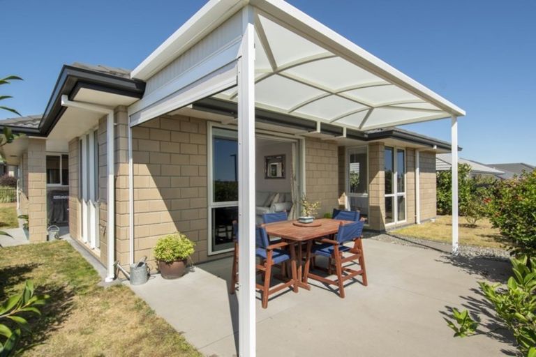 Photo of property in 8 Vista Close, Omokoroa, 3114