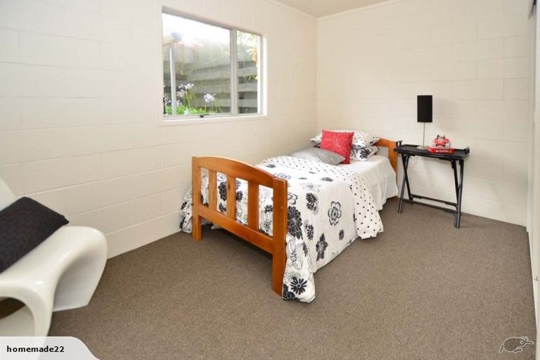 Photo of property in 2/218 East Coast Road, Forrest Hill, Auckland, 0620