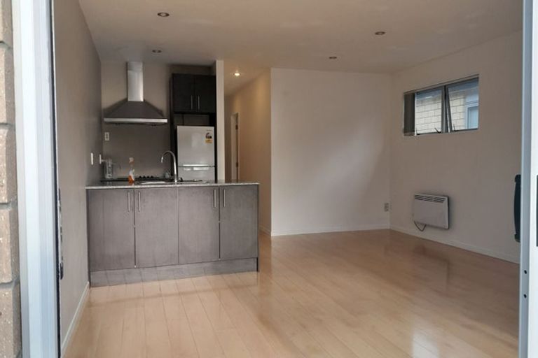 Photo of property in 48 Sherrybrooke Place, Sunnyvale, Auckland, 0612