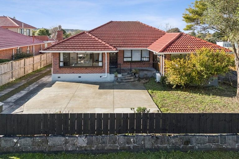 Photo of property in 3 Mckean Avenue, Manurewa, Auckland, 2102
