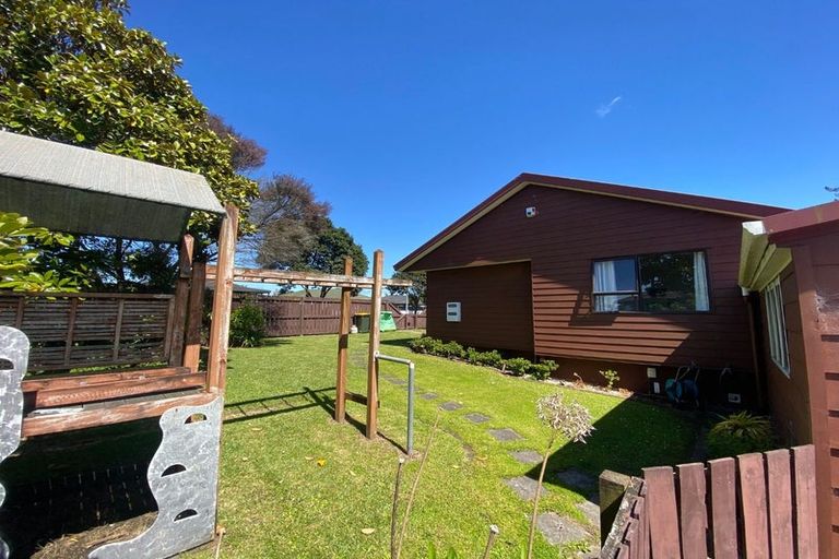 Photo of property in 37 Burswood Drive, Burswood, Auckland, 2013