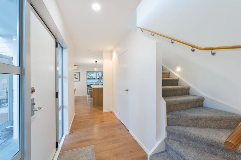 Photo of property in 8 Roy Maloney Drive, Henderson, Auckland, 0612