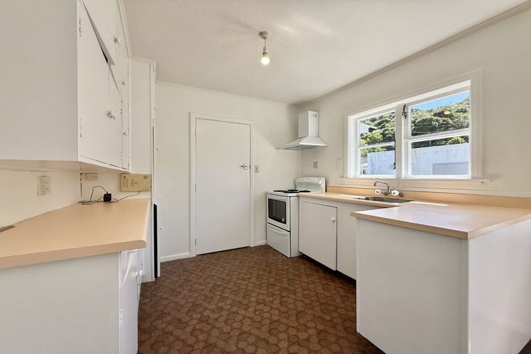 Photo of property in 12 Davis Grove, Wainuiomata, Lower Hutt, 5014