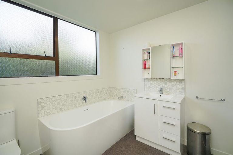 Photo of property in 124 Moulson Street, Strathern, Invercargill, 9812